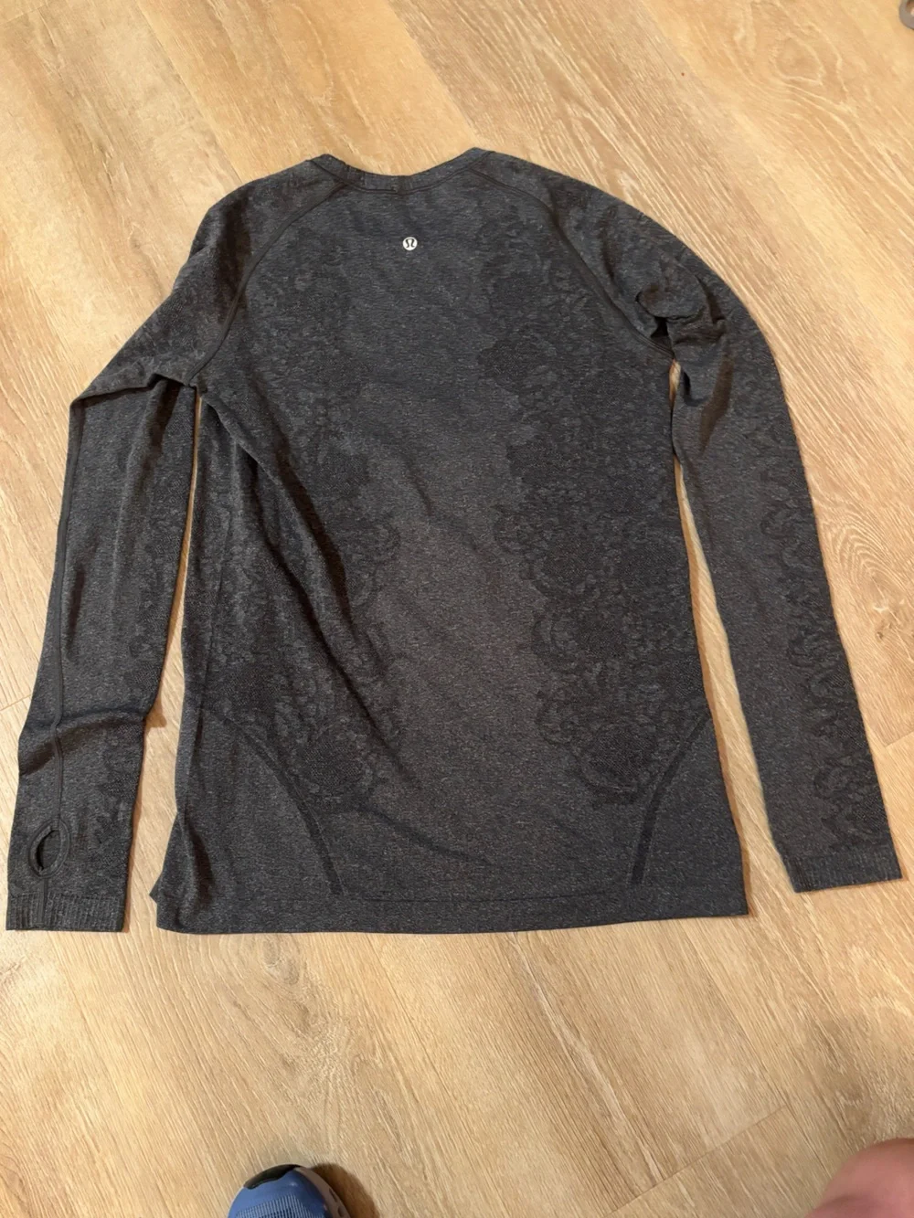 lululemon athletica Heathered Charcoal Long Sleeve Crew